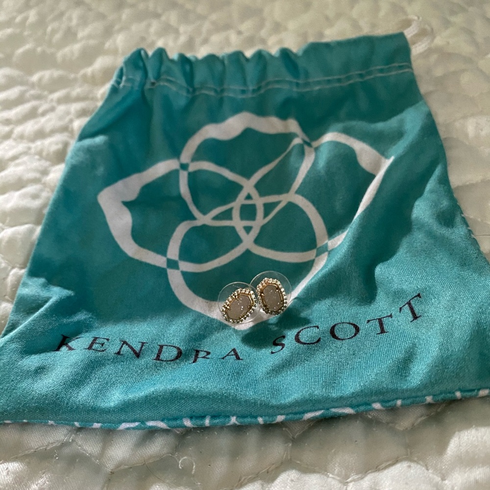 Kendra Scott White iridescent studs